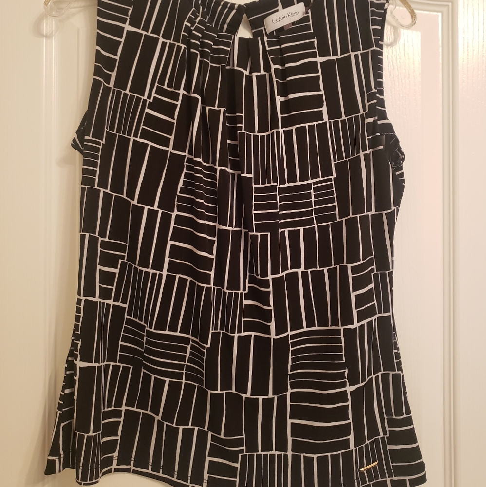 Calvin Klein sleeves top